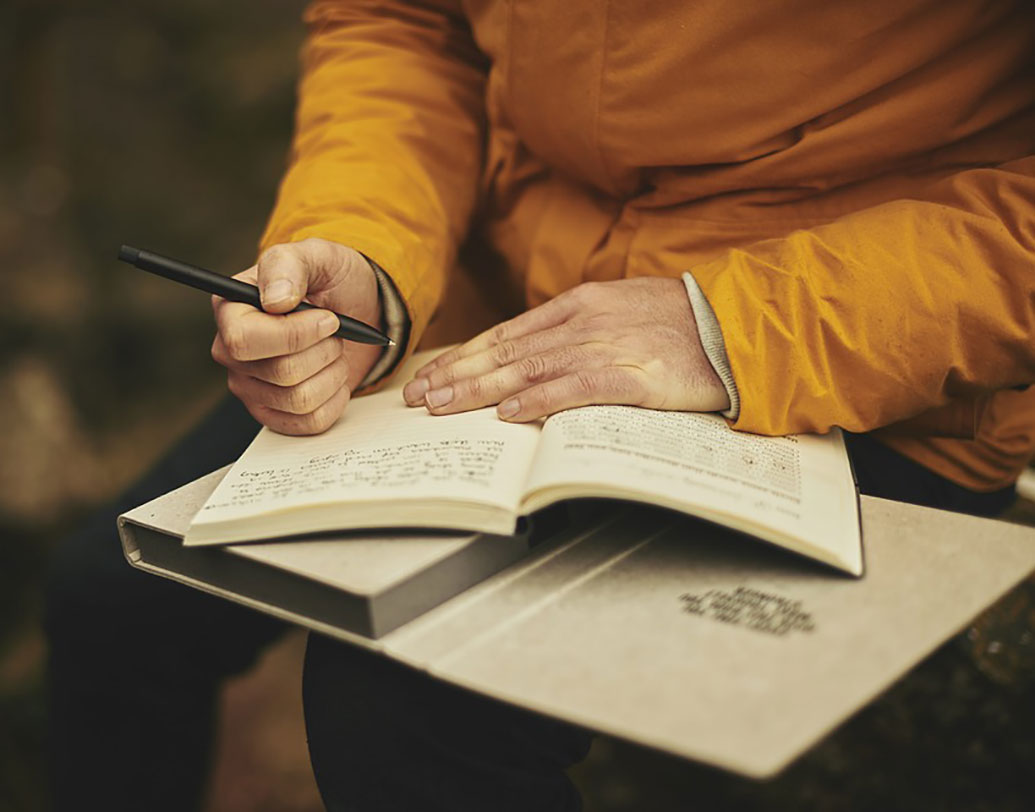 ‘বোকেনউইক’-এ নানা সুযোগসুবিধাও পাওয়া যায়। ধরুন, আপনি কোনও লাইব্রেরির সদস্য হলেন, তা হলে বিনামূল্যে একটা বই পেয়ে যাবেন। ‘বোকেনউইক’-এর কথা মাথায় রেখেই বিখ্যাত কোনও লেখক একটা বিশেষ উপন্যাস লেখেন। সেই বইটাই এ সময় নানা ভাবে বিনামূল্যেও বিতরণ করা হয় নেদারল্যান্ডসের বাসিন্দাদের।