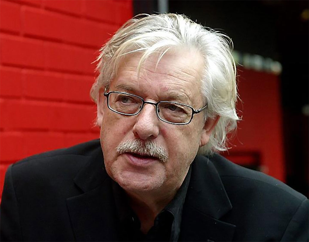 এ বছরে নেদারল্যান্ডসের বিখ্যাত লেখক ইয়ান সিবেলিঙ্কের উপন্যাস ‘ইয়াস ভ্যান বেলফ্‌ত’ দেশের প্রতিটি ট্রেনেই বিতরণ করা হয়েছে। কোনও যাত্রী যদি ওই বইটা চেকারকে দেখান, তবে তাঁর আর ট্রেনের টিকিট লাগেনি। অর্থাৎ একেবারে বিনা ভাড়ায় ট্রেনের সফর।