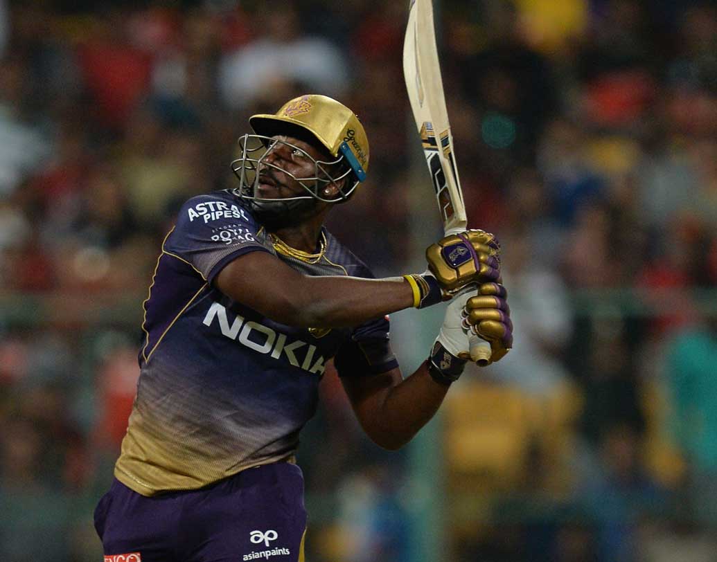 ১৭.৪। স্টোইনিসের পরবর্তী লেনথ‌্ বল। লং অফের উপর দিয়ে ঠাঁই পেল স্ট্যান্ডে। ফের ৬।