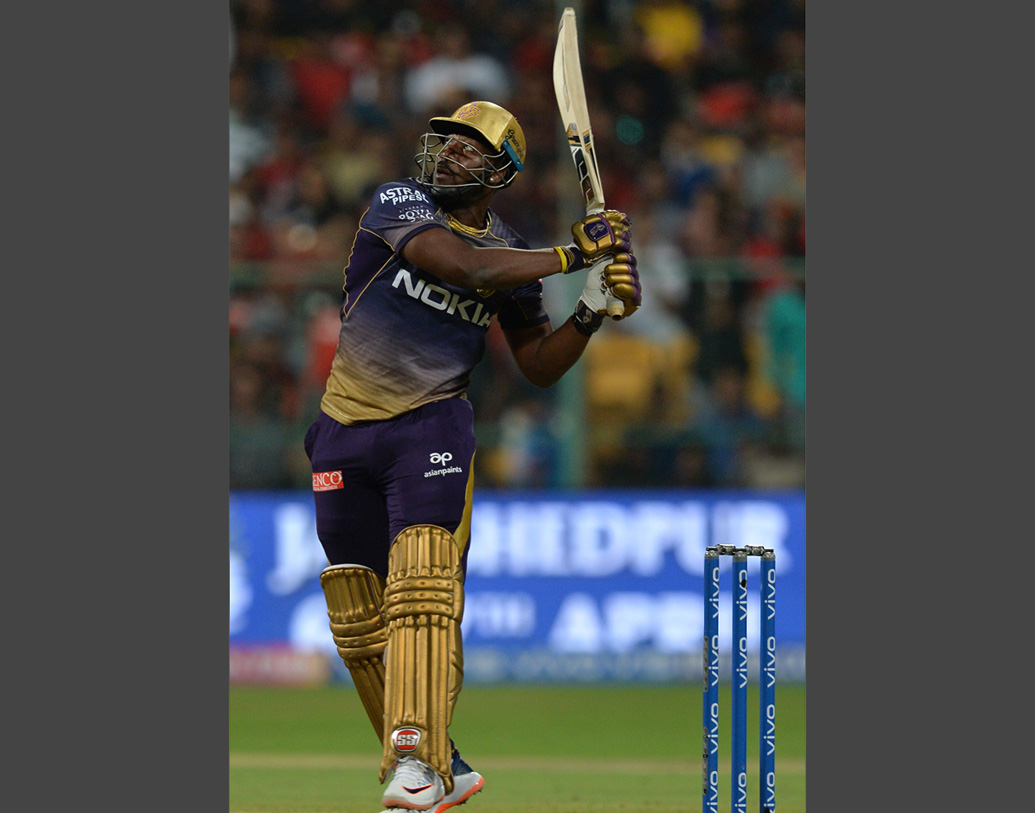 ২০১৫ সালে আইপিএলে ম্যান অব দ্য সিরিজ পান তিনি। ১৮৬.৮৬ স্ট্রাইক রেট ছাড়াও ১০ ম্যাচে ১৬ উইকেট পেয়েছিলেন তিনি।