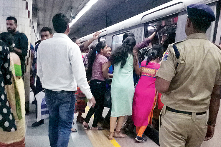 Metro authority getting irritated to find passenger's shoe