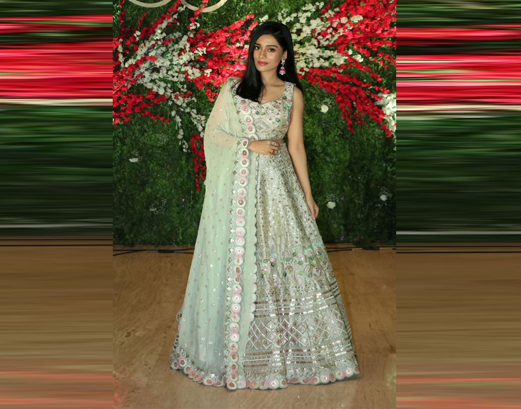 অক্ষয়ের বিয়েতে এলেন অমৃতা রাও। একেবারে হালকা সমুদ্র সবুজ রঙের মিনাকারি লেহেঙ্গা পরেছিলেন তিনি।