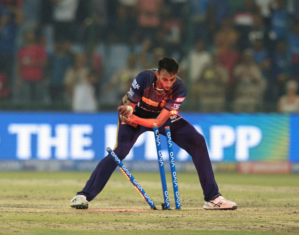 প্রসিদ্ধ কৃষ্ণ থাকতে পারেন এগারো নম্বরে। আগের চেয়ে অনেক ভাল বল করছেন। চাপের মুখে ভাল বল করার ক্ষমতা রাখেন। নেটে নিয়মিত অনুশীলন করছেন রাসেলের সঙ্গে।