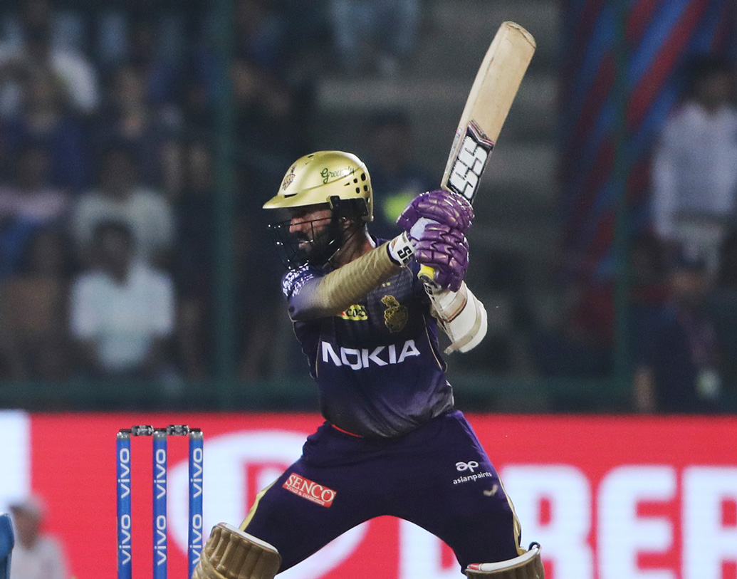 পাঁচ নম্বরে নামার কথা অধিনায়ক দীনেশ কার্তিকের। জিততে মরিয়া কোহালিদের চাপে ফেলতে দীনেশের শীতল মস্তিষ্ক কাজে লাগবে বলেই মনে করছেন বিশেষজ্ঞরা। এ ছাড়াও উইকেটকিপার-ব্যাটসম্যান দলে বড় ভরসা।