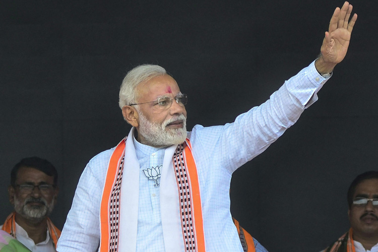 Lok Sabha Election 2019: Narendra Modi is also now using the Pakistan issue in election campaign