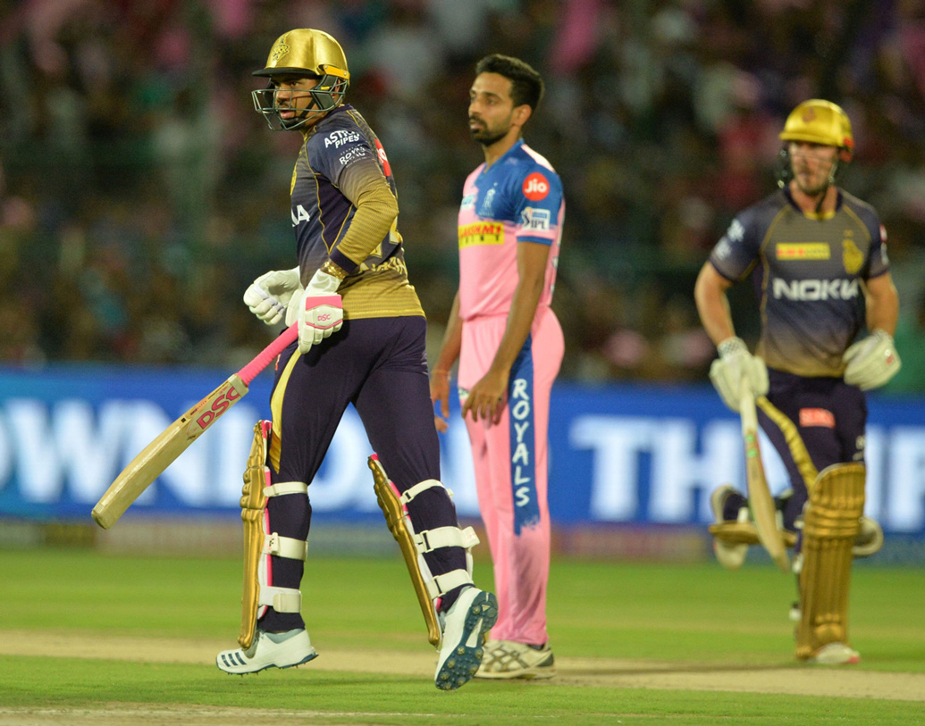 ব্যাটিংয়ের ব্যর্থতা ছাড়াও অধিনায়ক হিসাবে অজিঙ্ক রাহানে একেবারেই সফল নন এ দিন। আন্দ্রে রাসেলকে বেশি গুরুত্ব দিতে গিয়ে বাকিদের একটু কমই গুরুত্ব দেওয়া হয়েছে। অথচ রাসেলকে নামতেই হয়নি এ দিন ব্যাট করতে। সব মিলে পিছিয়ে পড়েছে রাজস্থান।