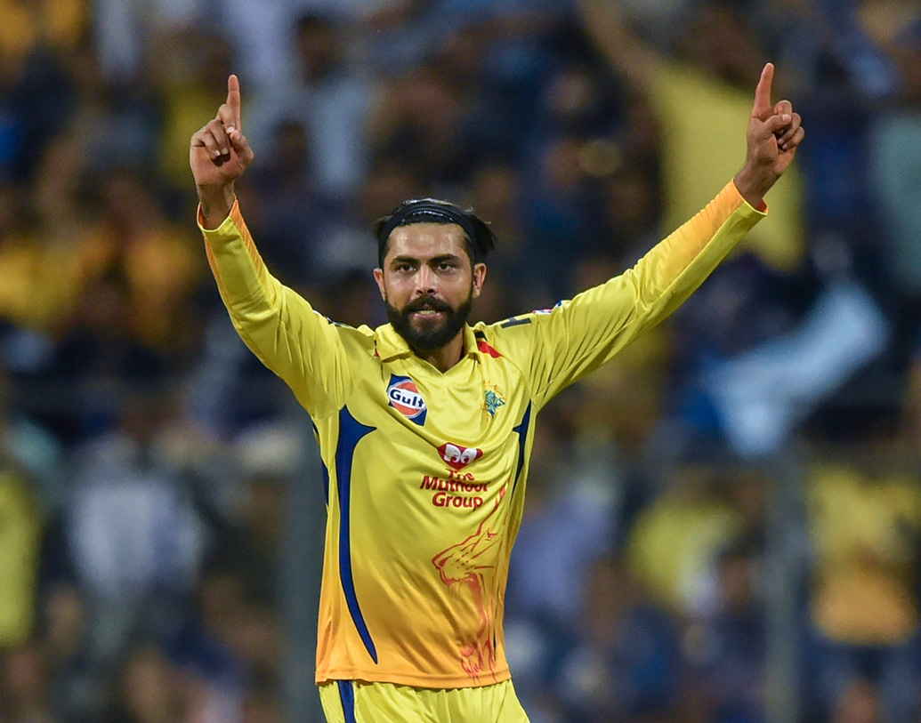 সাত নম্বরে নামার কথা রবীন্দ্র জাডেজার। অলরাউন্ডার জাডেজা ফর্মে থাকলে ব্যাটে বলে এমনিতেই এগিয়ে থাকবে সিএসকে।