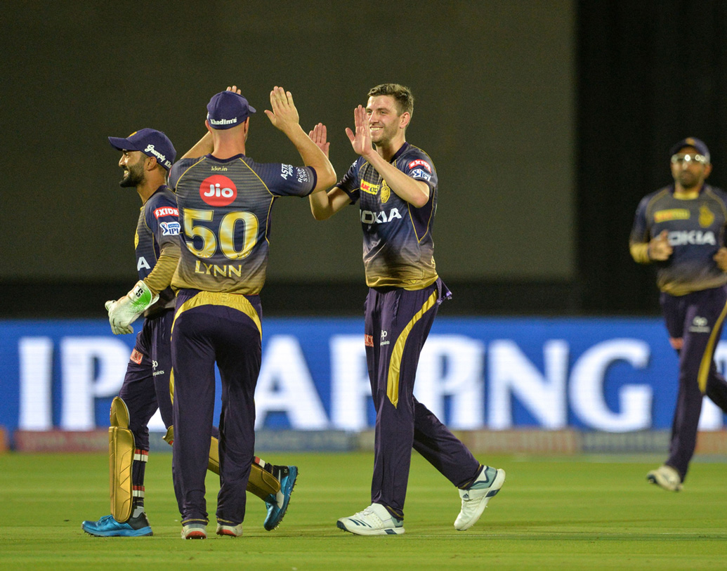 দশ নম্বরে থাকতে পারেন গত ম্যাচে অভিষেক হওয়া হ্যারি গার্নি। জয়পুরের মন্থর পিচে গার্নির স্লো বলের হদিশ পাননি স্টিভ স্মিথ, স্টোকসরা। অভিষেকেই ম্যান অব দ্য ম্যাচ হওয়া গার্নি আজ পার্থক্য গড়ে দিতে পারে।