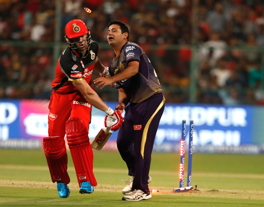 পীযূষ চাওলা নামতে পারেন আট নম্বরে। গত ম্যাচে পাওয়ার প্লে-তে বল করে জস বাটলারকে আটকে রেখে দেন পীযূষ। উইকেট না পেলেও চার ওভারে দিয়েছেন মাত্র ১৯ রান। ওঁর গুগলি মারতে সমস্যায় পড়েছেন ব্যাটসম্যানরা।