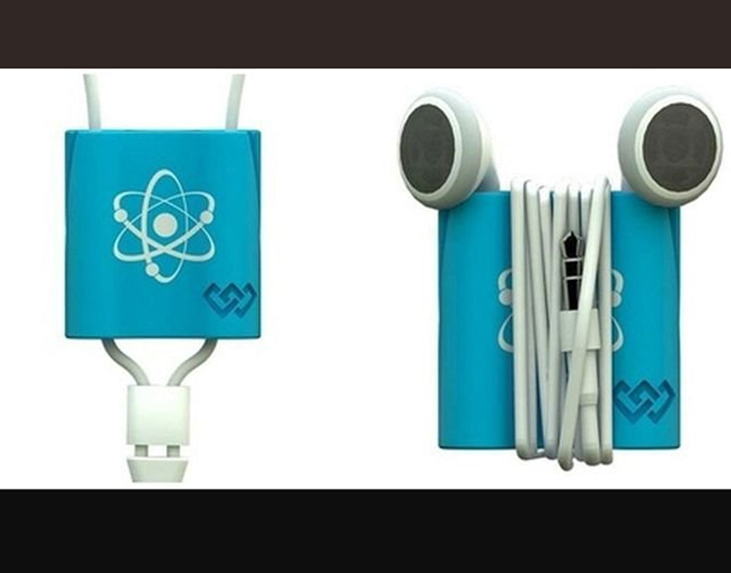 রিওয়াইন্ড: ইয়ারফোনের তার জড়িয়ে যাওয়ার সমস্যা কেমন, তা তো সকলেরই জানা। অনেক সময় এর প্রভাবে হেডফোন দ্রুত নষ্টও হয়ে যায়। কিন্তু এরও সমাধান রয়েছে। রিওয়াইন্ড কিনুন। দুটি ইয়ারফোনই আটকে রাখার ব্যবস্থা রয়েছে এতে।