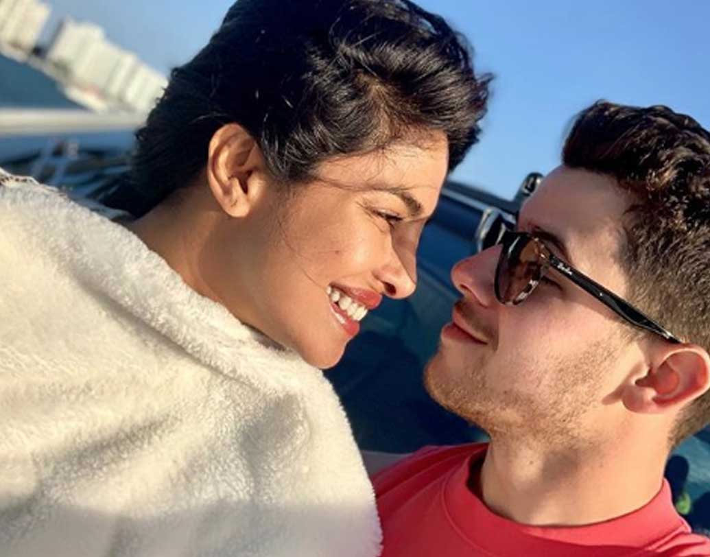 প্রিয়ঙ্কা এবং নিক দু’জনেই সন্তানের ইচ্ছের কথা প্রকাশ্যেই শেয়ার করেছেন। কিছুদিন আগে তাঁদের বিবাহবিচ্ছেদের জল্পনায় সরগরম ছিল ইন্ডাস্ট্রি।