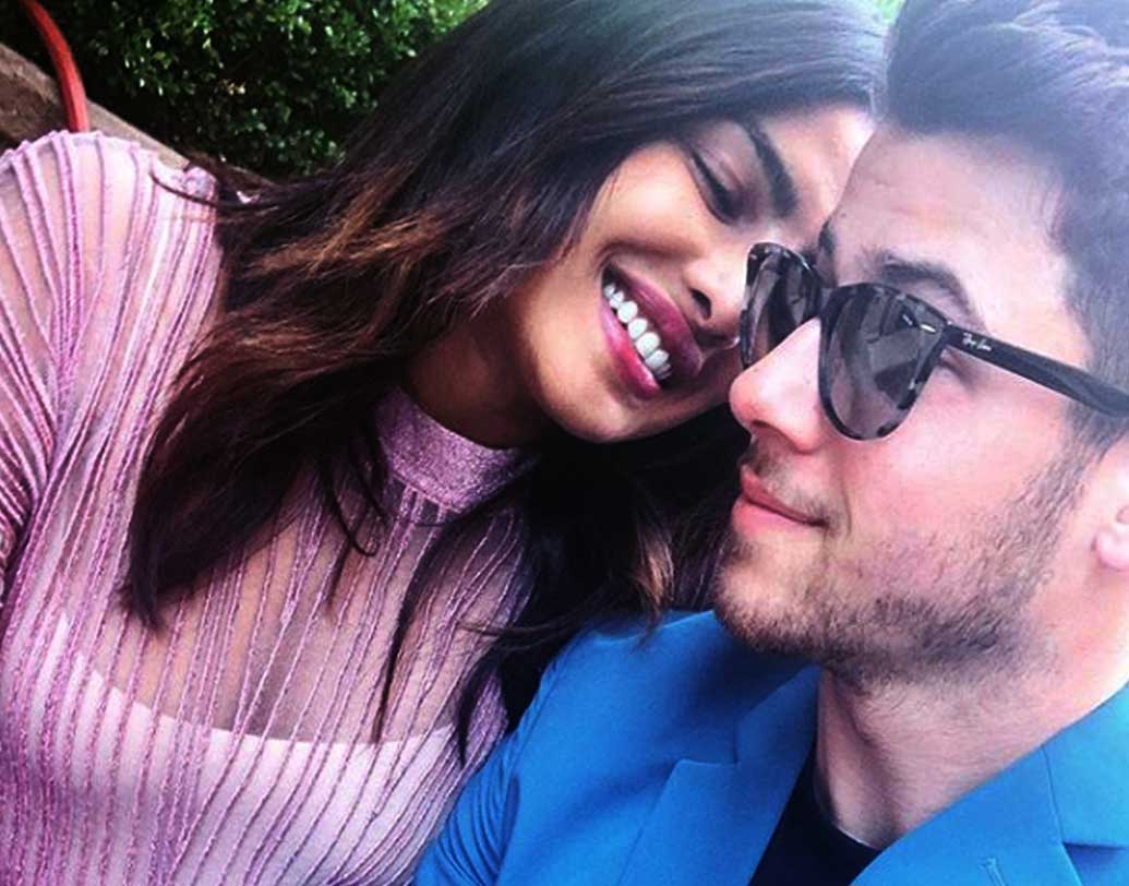 তবে অন্যদের মতো প্রিয়ঙ্কা রেগে যাননি। তিনি স্পষ্ট বলেছেন, ‘আমি মা হতে চাই। কিন্তু দেখা যাক ভগবান কবে সেই সুযোগ দেন…।’