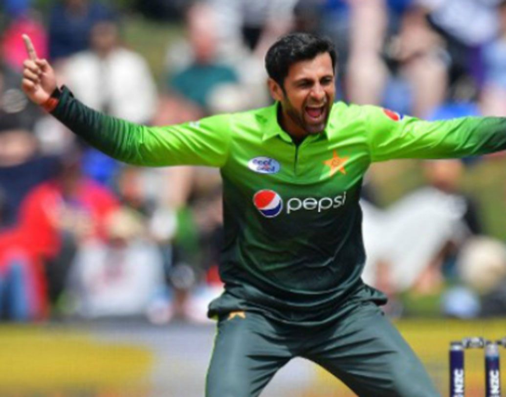 শোয়েব মালিক: ১৯৯৯ সালে আন্তর্জাতিক ক্রিকেটে আত্মপ্রকাশ এই পাক অলরাউন্ডারের। দলের হয়ে অনেক ম্যাচে উইনিং পারফরম্যান্স রয়েছে তাঁর। দেশের হয়ে ২৭৬টি ওডিআই খেলেছেন। আন্তর্জাতিক ক্রিকেটে তাঁর অভিজ্ঞতা এই বিশ্বকাপে গুরুত্বপূর্ণ হয়ে উঠতে পারে। বিশ্বকাপ শুরুর আগেই ৩৭ পেরিয়ে যাচ্ছেন শোয়েব। এটাই সম্ভবত তাঁর শেষ বিশ্বকাপ।