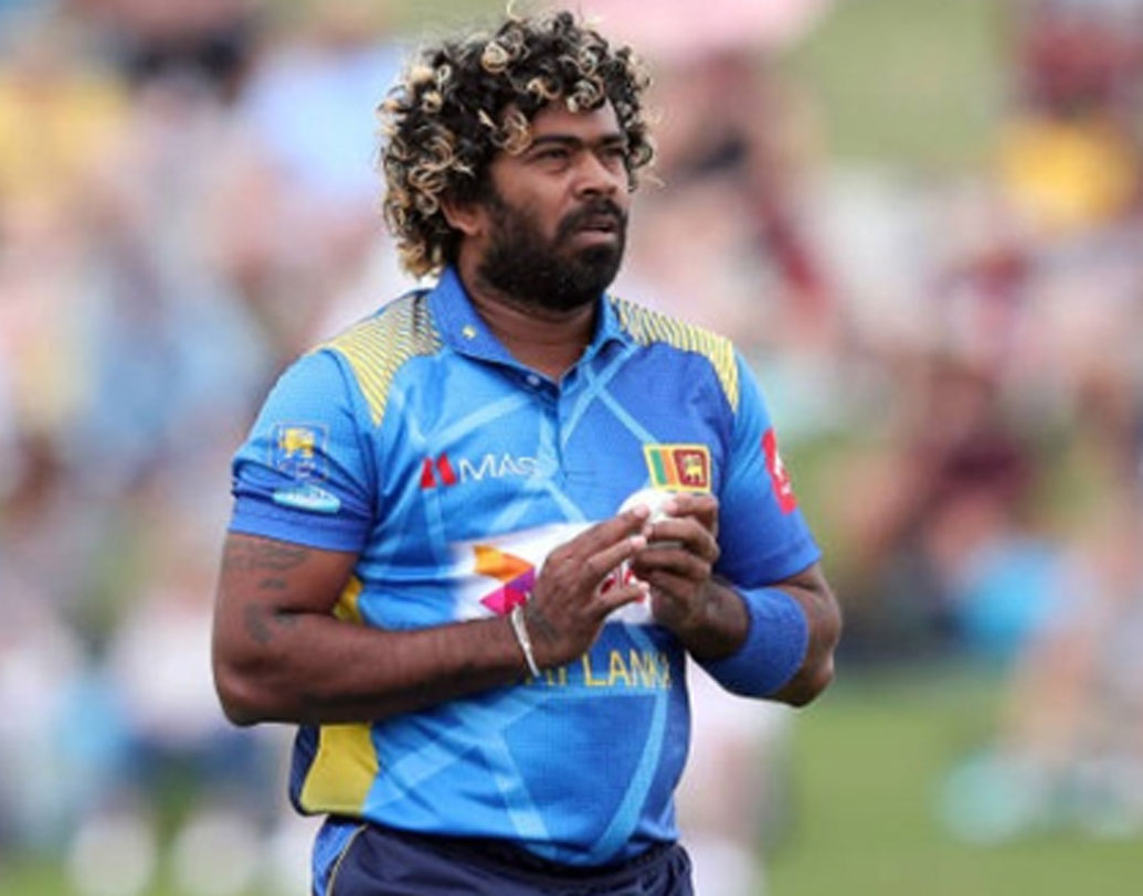 লসিথ মালিঙ্গা: বয়স ৩৫। সম্ভবত এটাই শেষ বিশ্বকাপ শ্রীলঙ্কার এই ডানহাতি পেসারের। তাঁর অদ্ভুত বোলিং অ্যাকশন এবং ইয়র্কার গোটা বিশ্বের নজর কেড়েছে। ২০০৪-এ আন্তর্জাতিক ক্রিকেটে আত্মপ্রকাশ। ২১৩টি ওডিআই খেলে ৩১৮টি উইকেট নিয়েছেন। ৩০টি টেস্টে ১০১টি উইকেট এবং ৭০টি টি-টোয়েন্টিতে ৯৪টি উইকেট রয়েছে তাঁর।
