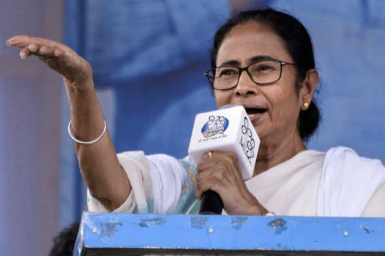 Lok Sabha Election 2019: BJP is using money to buy vote, alleges Mamata Banerjee