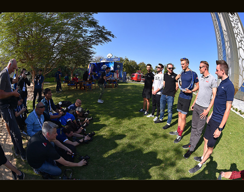 স্থপতি ফার্নান্দো দোনিস এই বিল্ডিংয়ের নকশা করেন। তিনি আন্তর্জাতিক ক্ষেত্রে পুরস্কৃতও হয়েছেন এর জন্য।