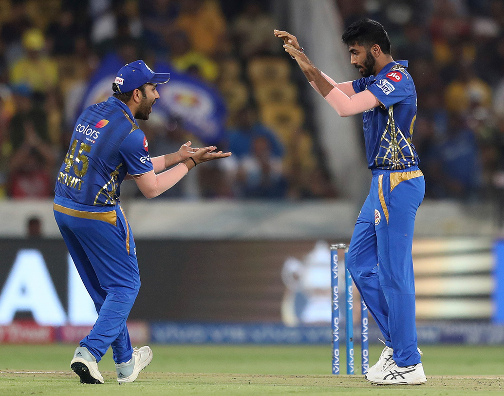 বুমরার প্রায় সব বলই কাঁধের উচ্চতায় উঠে এসেছে। এই সব বল ব্যাটসম্যানদের পক্ষে মারা কঠিন। বিশেষ করে সে সব বল যদি ঘণ্টায় ১৪৫ থেকে ১৫০ কিলোমিটার গতিতে করা হয়।