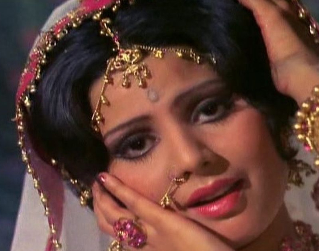 ১৯৭৫ সালের ছবি সংকল্পে ‘তু হি সাগর হ্যায়, তু হি কিনারা’, ‘ঢুন্ঢতে হ্যায় তু কিসকা সাহারা’ গানের জন্য পুরস্কারও পান তিনি।