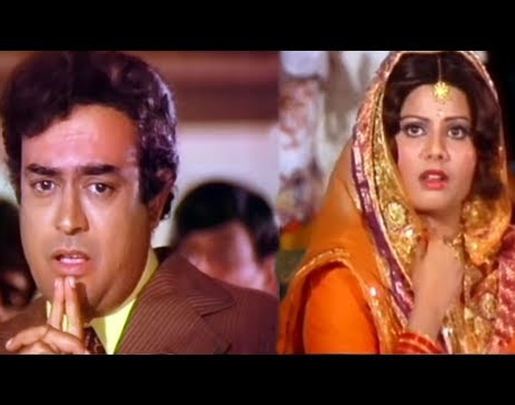 অভিনেতা সঞ্জীব কুমারের সঙ্গে ‘উলঝন’ ছবিটি করার সময় তাঁর প্রেমে পড়ার কথা সাক্ষাৎকারে বলেছিলেন অভিনেত্রী। সাতটি ছবিতে কাজ করেন তাঁরা। তবে সঞ্জীব পছন্দ করতেন হেমাকে। তাই সুলক্ষ্ণণার ভালবাসার কথাকে গুরুত্ব দেননি, জানিয়েছিলেন অভিনেত্রী।