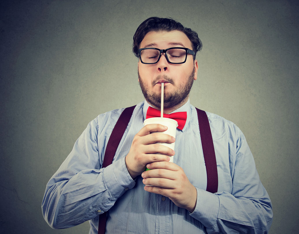 কিন্তু এই স্ট্র কি আদৌ স্বাস্থ্যকর? না কি স্ট্র ব্যবহার করলে ভয়ানক কিছু রোগ বাসা বাঁধতে পারে শরীরে? কী বলছেন চিকিৎসকরা?