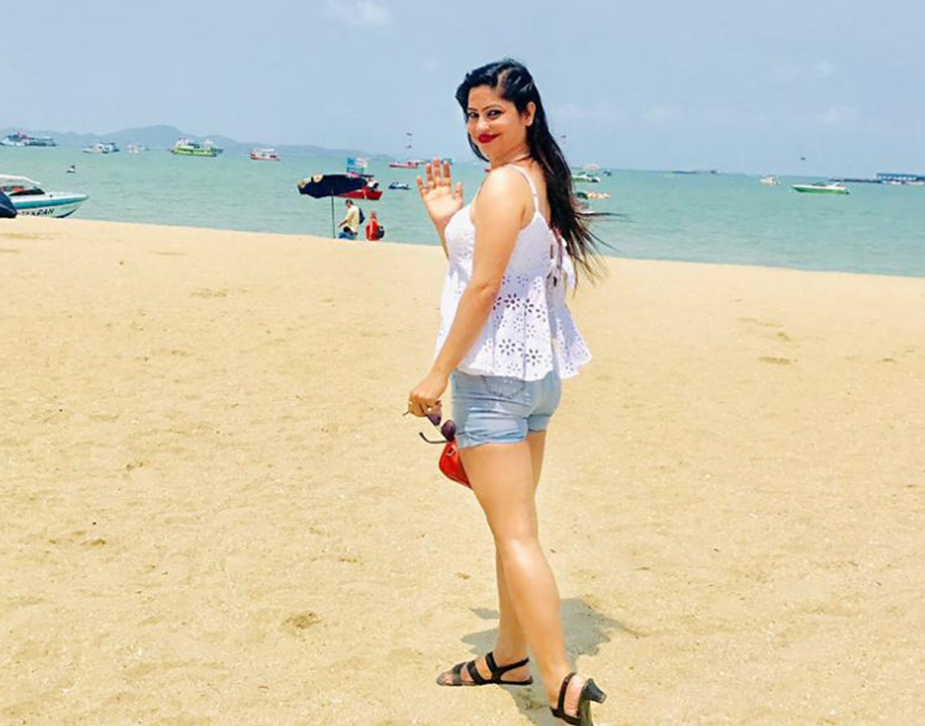 রিনা আরও বলেন, অনেকেই তাঁকে ইতিমধ্যে সিনেমায় নামার পরামর্শ দিয়েছেন।