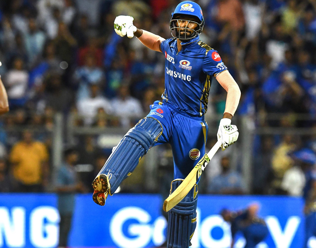 হার্দিক পাণ্ড্য মুম্বই ইন্ডিয়ান্সের হয়ে ডেথ ওভারে চমৎকার ক্যামিওগুলি খেলেছেন। ২৫ বছরের তরুণ ১৬ ম্যাচে ৪০২ রান করেছেন। স্ট্রাইক রেট ১৯১.৪২, ১৪টি উইকেটও রয়েছে ২৫ বছরের অলরাউন্ডারের দখলে।