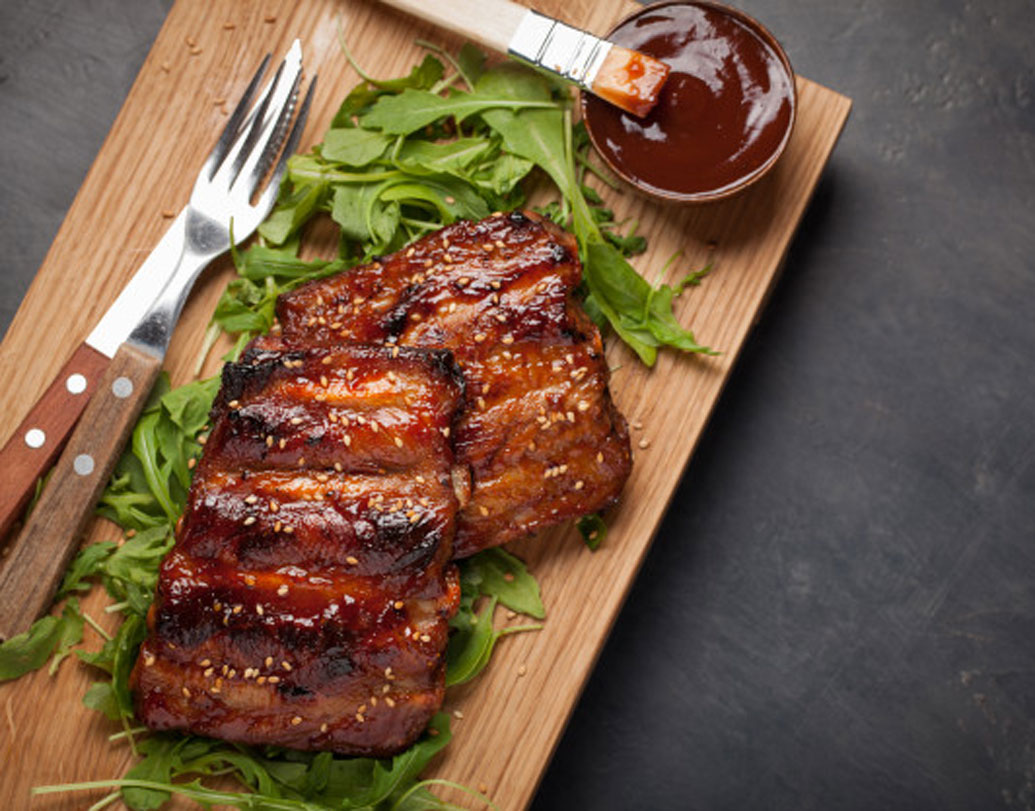 ফ্যাট জমার ভয়ে ডায়েট থেকে বাদ দিয়েছেন সব ফ্যাট জাতীয় খাবার। এমনকি, ফ্যাট-ফ্রি ডায়েট মানতে গিয়ে শরীরে যেটুকু ফ্যাট প্রয়োজন জুটছে না তাও। ফলে ক্লান্তি দানা বাঁধছে শরীরে। ত্বক শুষ্ক হয়ে পড়ছে। তৈরি হচ্ছে নানা জটিলতা। পুষ্টিবিদদের মতে, ফ্যাটলেস নয়, বরং লো ফ্যাট আর নো কার্বসের মন্ত্রেই জয় করুন মেদের ভয়।