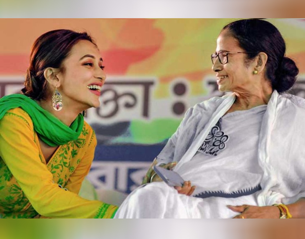 রাজ্যের মুখ্যমন্ত্রীর সংসদীয় যাত্রা শুরু হয়েছিল এই যাদবপুর কেন্দ্র থেকেই। ১৯৮৪ সালের নির্বাচনে সিপিএম প্রার্থী সোমনাথ চট্টোপাধ্যায়কে পরাজিত করেন তিনি। মিমি এ বার প্রার্থী সেই যাদবপুরেই।