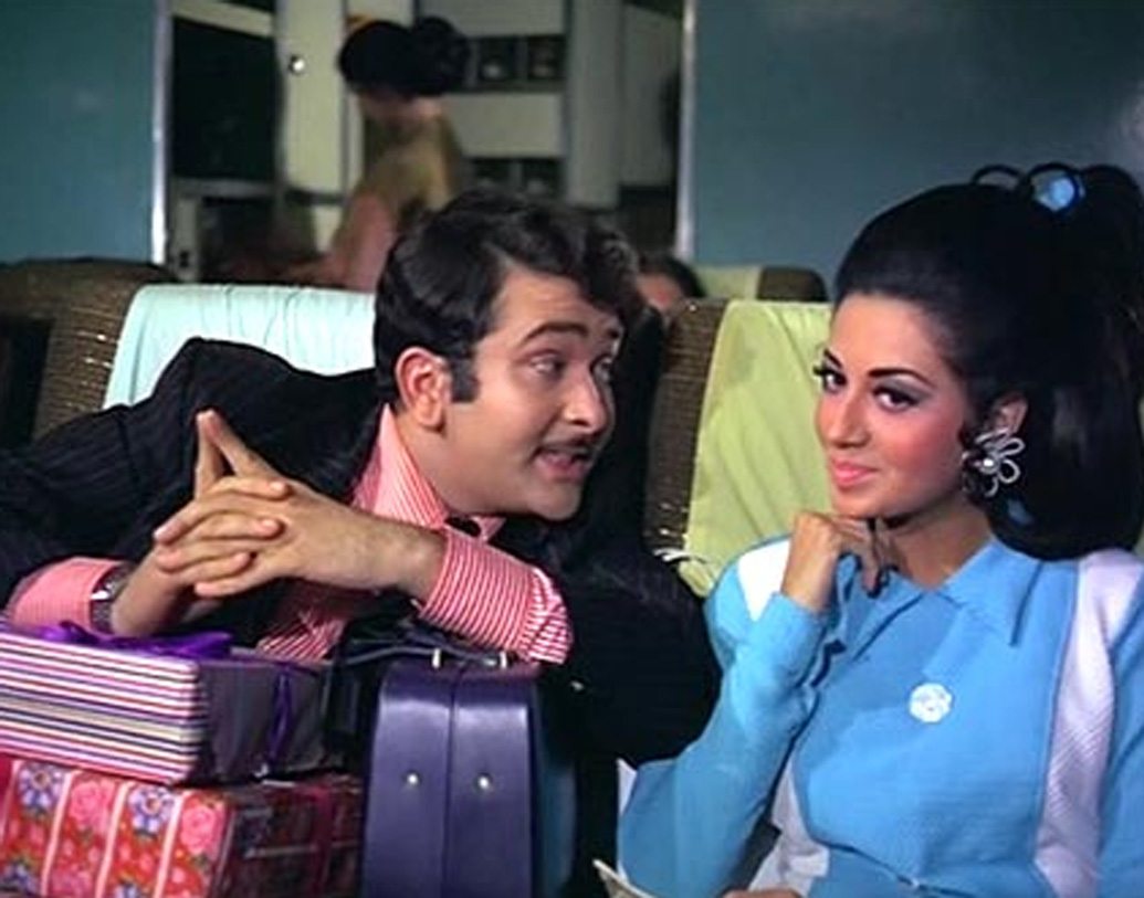 ববিতাকে কিন্তু রাজ কপূর বেশ পছন্দ করতেন। তবে পুত্রবধূ হিসাবে নয়, তিনি চেয়েছিলেন গ্ল্যামারাস মেয়েটি তাঁর ছেলের বিপরীতে নায়িকা হন।