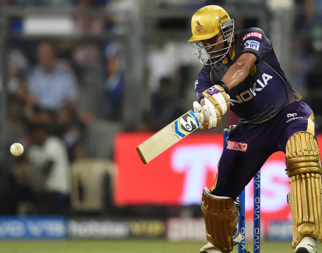 রবীন উথাপ্পা: কলকাতা নাইট রাইডার্সের সবচেয়ে বড় ভরসা ভাবা হয়েছিল তাঁকে, কিন্তু সাড়া জাগাতে পারলেন কই? মিডল অর্ডারে ব্যর্থ হলেন, ধারাবাহিকতা ছিল না। ১৪ ম্যাচে ২৮২ রান করেছেন। গড় ৩১। সর্বোচ্চ ব্যক্তিগত স্কোর ৬৭। স্ট্রাইক রেট মাত্র ১১৫। সব মিলিয়ে ৩৮টি চার মেরেছেন টুর্নামেন্টে। তাঁর ব্যর্থতায় অন্তত দু’টি ম্যাচ হারে কলকাতা।