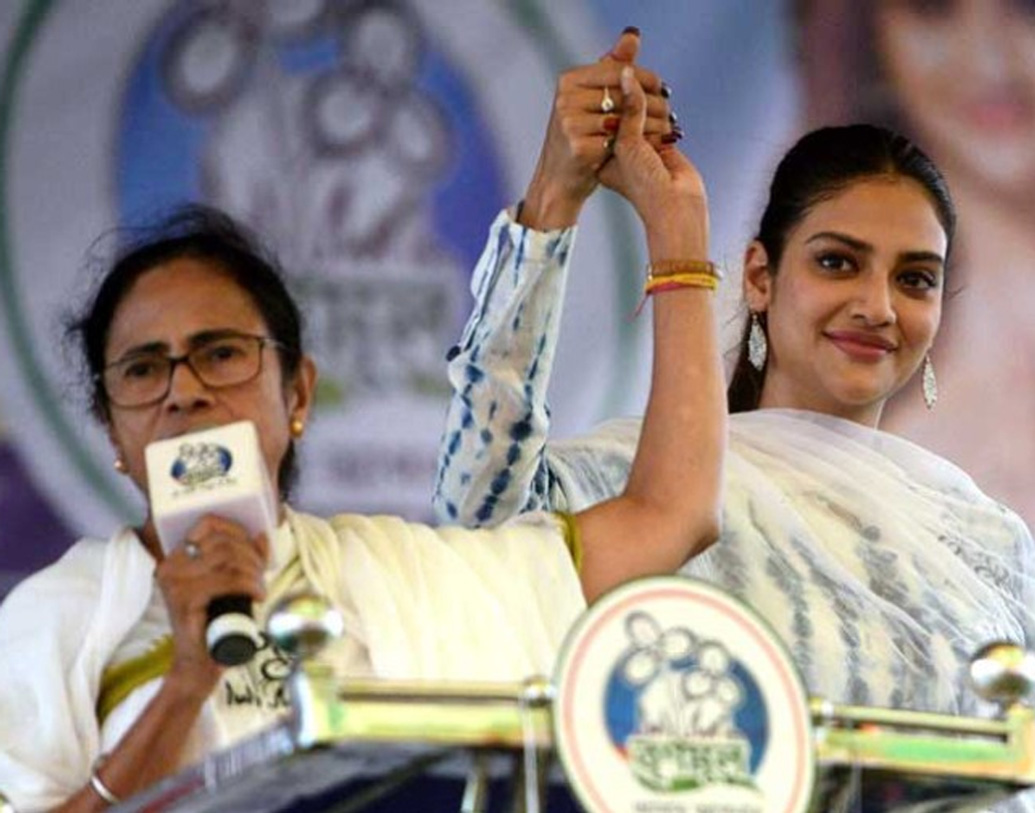 মমতা বন্দ্যোপাধ্যায় ভরসা রেখেছেন নুসরতের উপরে। জনসভায় প্রচারও করছেন নুসরতের হয়ে। নুসরত বলেছেন, অভিনেত্রী হিসেবেও সব সময় চেষ্টা করেছি যাতে কোনও না কোনও ভাবে মানুষের উপকারে আসতে পারি। একই ভাবে বসিরহাটের মানুষের পাশেও থাকব।