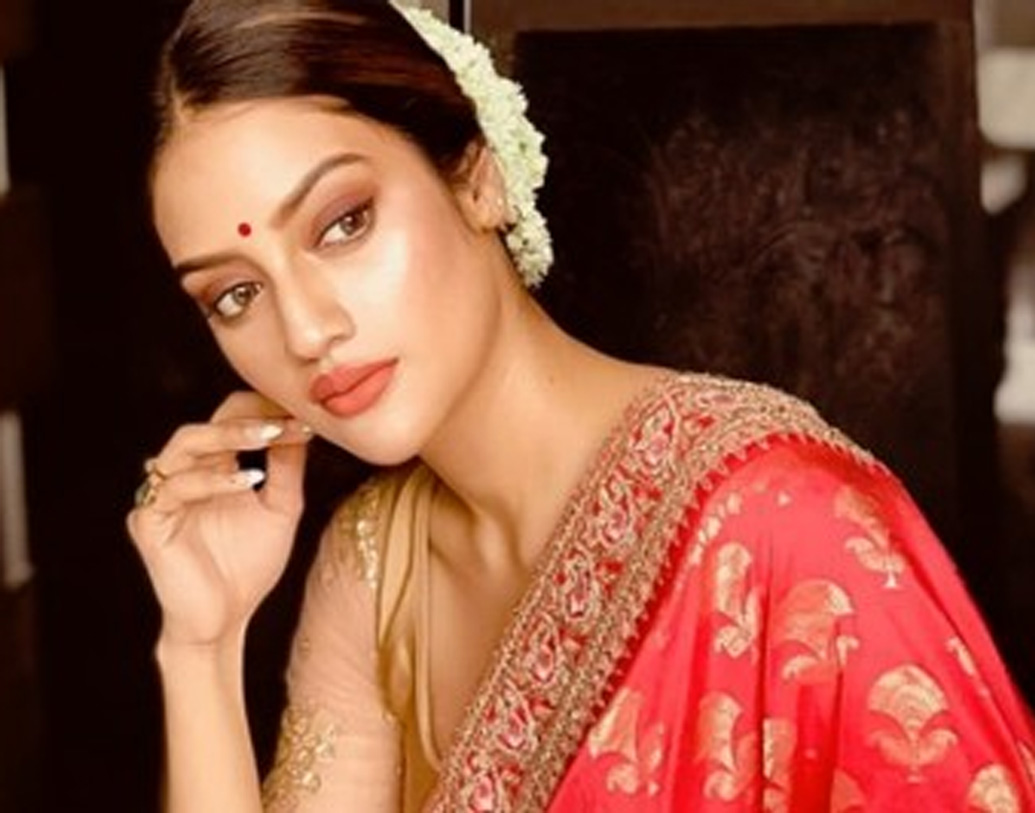 নুসরতের কাছে ৪৫০ গ্রাম সোনা এবং হিরের গয়না রয়েছে। যার মূল্য মোট ১২ লক্ষ টাকা। এর মধ্যে উত্তরাধিকার সূত্রে প্রাপ্ত অলঙ্কারও রয়েছে।