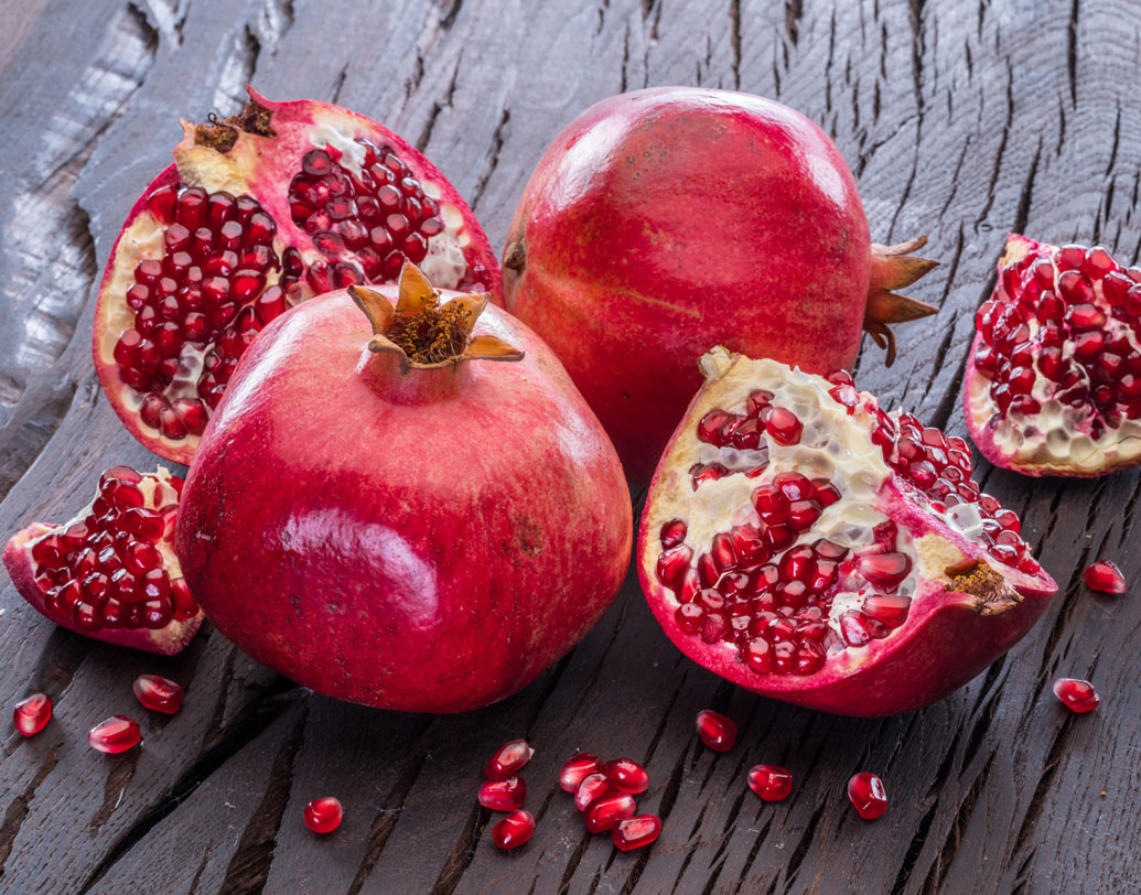 যাঁরা স্থূলতার সমস্যায় ভুগছেন প্রতিদিনের খাদ্যতালিকায় তাঁরা নিয়মিত রাখতে পারেন বেদানা।