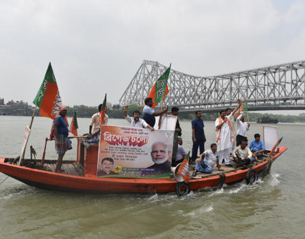 রাহুল সিংহ এবং তাঁর স্ত্রীর নামে কোনও স্থাবর সম্পত্তি নেই।