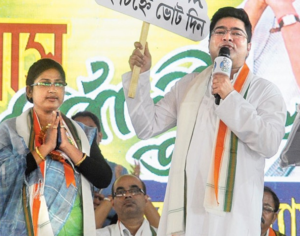 শতাংশের হিসাবে বৃদ্ধির হার প্রায় ২০৬। তবে তাঁর হলফনামা বলছে, এই পাঁচ বছরে তাঁর সম্পদ কমেছে প্রায় নয় শতাংশ।