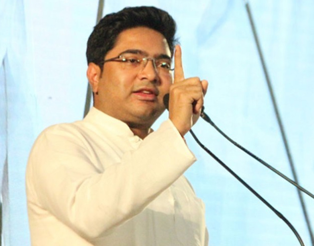 ব্যাঙ্কের কাছে অভিষেক বা তাঁর স্ত্রীর কোনও ঋণ নেই। কোনও রকম অপরাধমূলক মামলাও নেই তাঁদের নামে।