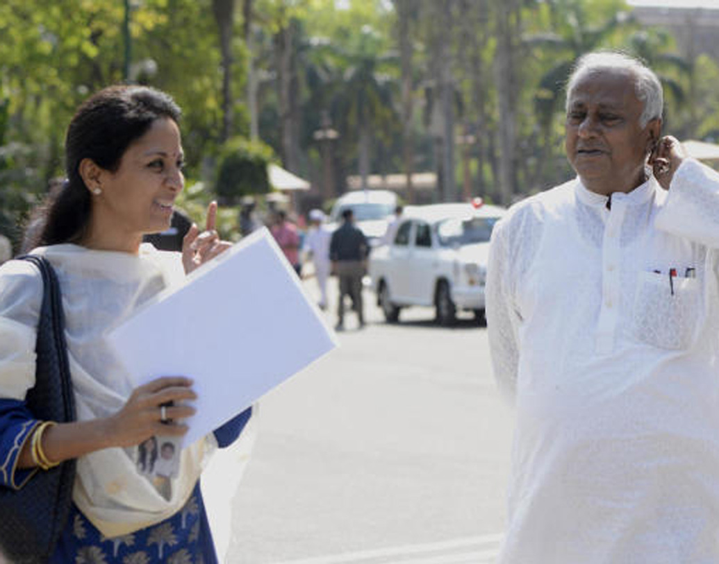 সৌগত রায় ও তাঁর স্ত্রীর নামে ব্যাঙ্কে গচ্ছিত রয়েছে ২ কোটি ৯০ লক্ষ ১৪ হাজার ৭৯০.৮৫ টাকা এবং ২২ লক্ষ ৫৫ হাজার টাকা।