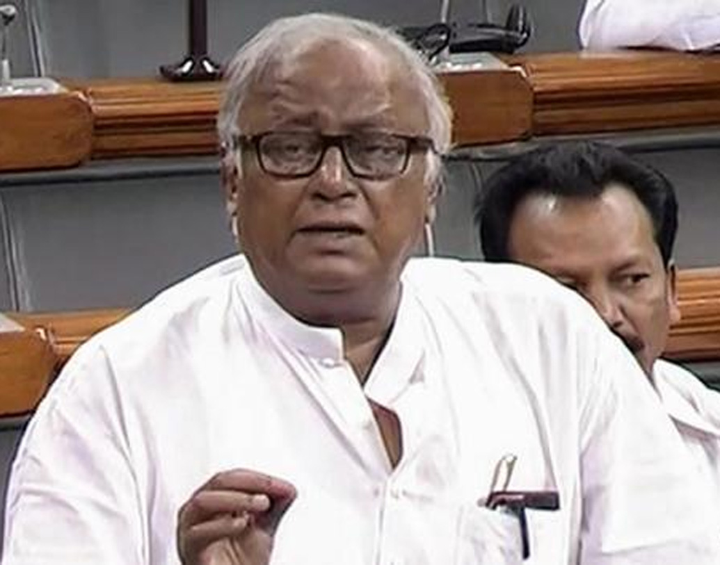 সৌগতর নামে একটি ফৌজদারি মামলা রয়েছে।