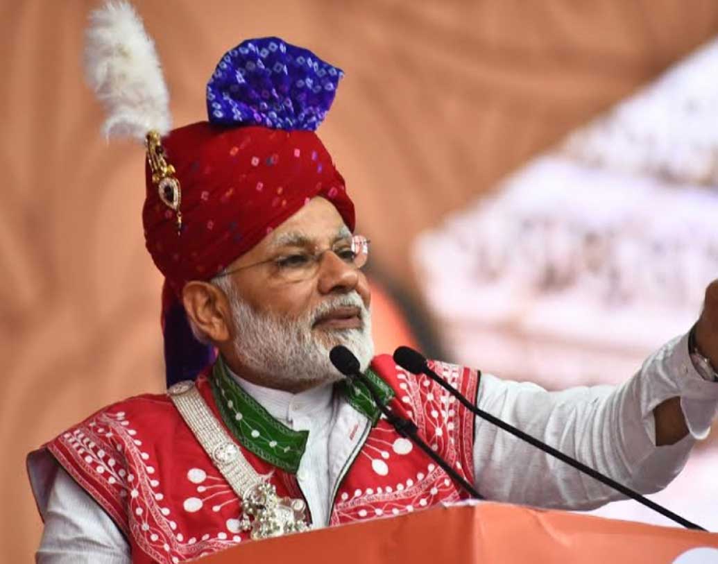 প্রধানমন্ত্রী হওয়ার আগে ১৩ বছর গুজরাতের মুখ্যমন্ত্রী ছিলেন মোদী। তরুণ বয়স থেকেই আরএসএস-এর সঙ্গে যুক্ত। এহেন একজন হেভিওয়েট প্রার্থীর সম্পত্তির পরিমাণ কত জানেন?