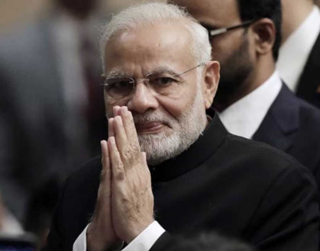 এই হলফনামা অনুযায়ী, গাঁধীনগরের সেক্টর ১-এ তাঁর একটি নিজস্ব বাড়ি রয়েছে। সব মিলিয়ে তাঁর স্থাবর সম্পত্তির পরিমাণ ১ কোটি ১০ লক্ষ টাকা।