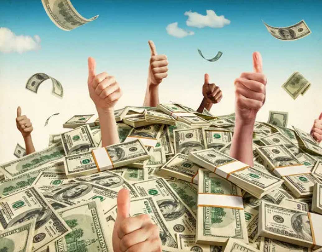 ৩০ মে থেকে শুরু হচ্ছে আইসিসি ক্রিকেট বিশ্বকাপ। চলবে ১৪ জুলাই পর্যন্ত। এর মধ্যে শুক্রবার আন্তর্জাতিক ক্রিকেট কাউন্সিল এই মেগা টুর্নামেন্টের পুরস্কার মূল্য ঘোষণা করে দিল। বিশ্বকাপের ট্রফির সঙ্গে জয়ী দল কত টাকা পাবে জানেন?