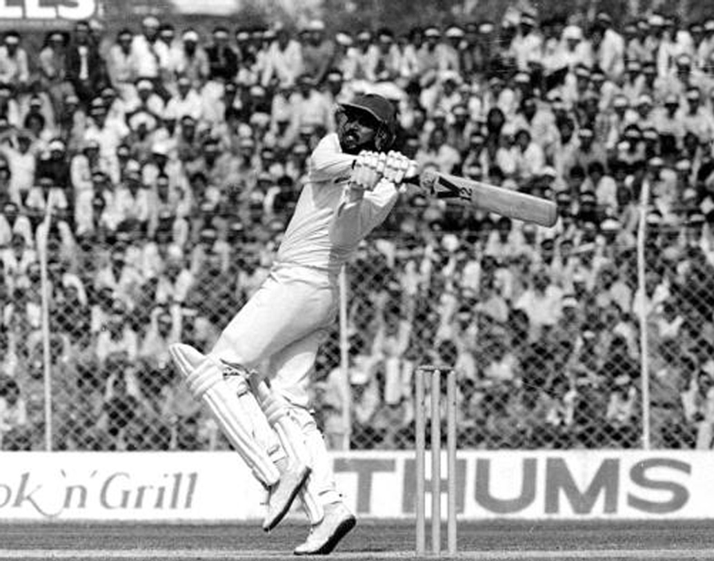 ভারতের অধিনায়ক কপিল দেবের দখলে ছিল সর্বোচ্চ ব্যক্তিগত স্কোর। জিম্বাবোয়ের বিরুদ্ধে ১৭৫ রান করেছিলেন তিনি।