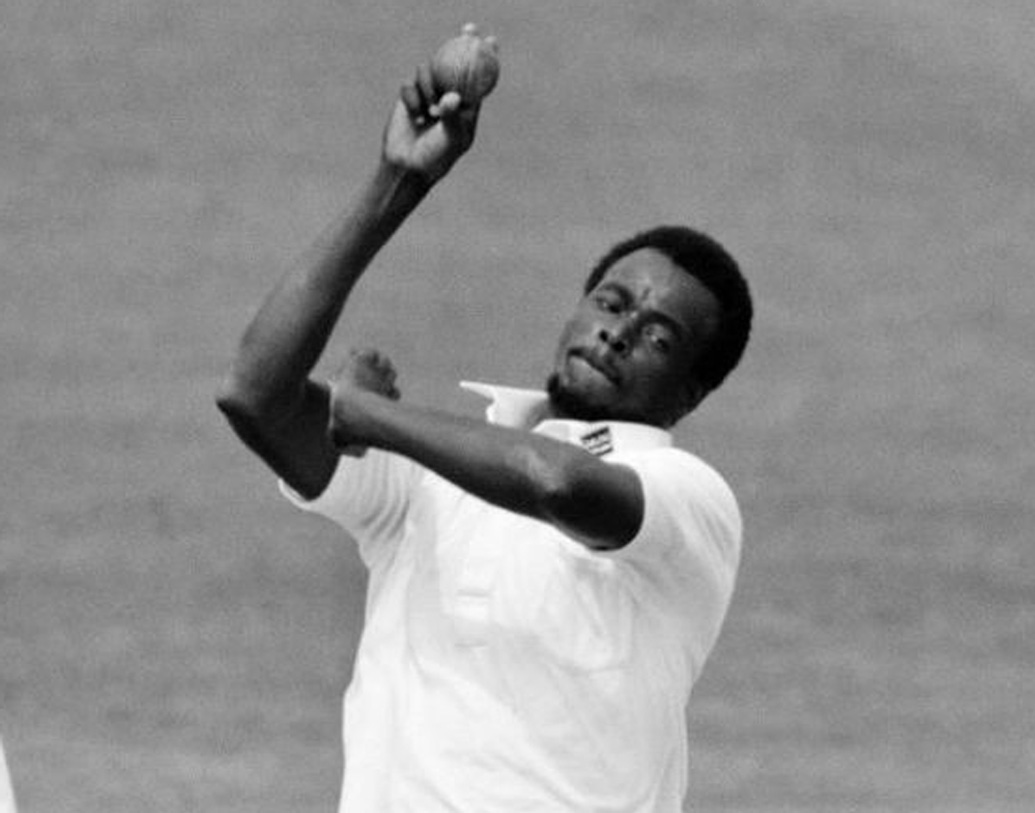 সেরা বোলিং ফিগার অবশ্য ওয়েস্ট ইন্ডিজের উইনস্টন ডেভিসের দখলে। ১০.৩-০-৫১-৭