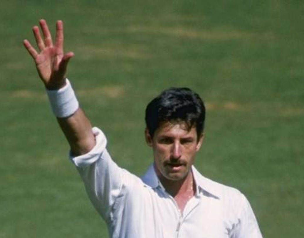 বোলিংয়ে সেরা গড় ছিল নিউজিল্যান্ডের রিচার্ড হ্যাডলির দখলে, ১২.৮৫। সেরা ইকনমি রেট ছিল ওয়েস্ট ইন্ডিজের ম্যালকম মার্শালের। ২.৫০।