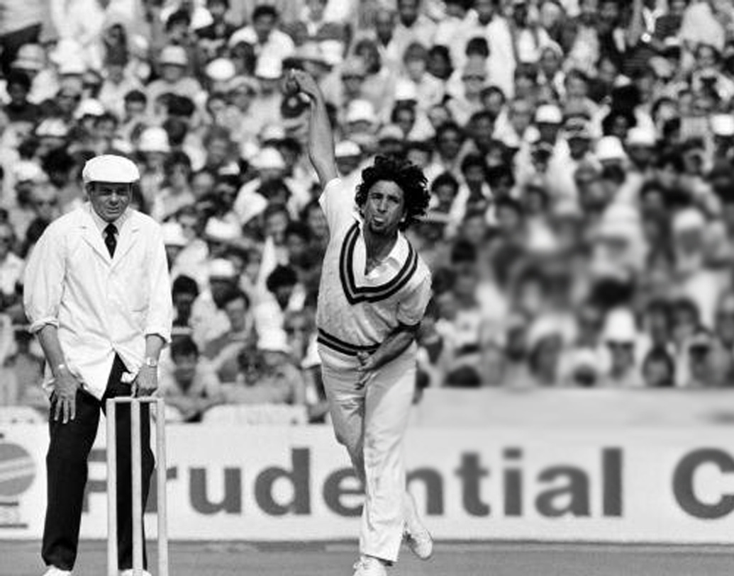 দলগত রানে সর্বোচ্চ রেকর্ড ছিল পাকিস্তানের। শ্রীলঙ্কার বিরুদ্ধে ৫ উইকেট হারিয়ে ৩৩৮ রান করেছিল তারা।