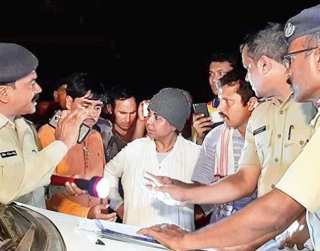 ভারতী এবং তাঁর স্বামীর নামে ব্যাঙ্কে গচ্ছিত রয়েছে ২ কোটি ২৬ লক্ষ ২০ হাজার ১৮৮.০৯ টাকা এবং ২ কোটি ৮২ লক্ষ ৬৩ হাজার ৫৯১.১৫ টাকা।