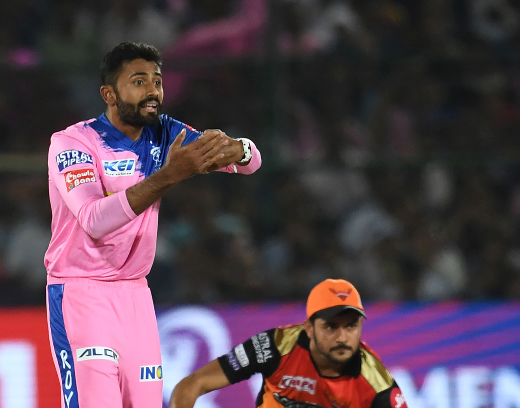 ২০১৪ সালে ইরানি কাপ জয়ে তাঁর গুরুত্বপূর্ণ ভূমিকা ছিল। হ্যাটট্রিকও করেন তিনি। সৈয়দ মু্স্তাক আলি ট্রফিতেও ১৩ উইকেট নেন, গড় ৯.৩০।