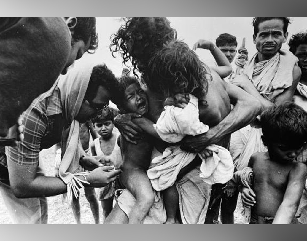 ১৯৭৭ সালে অন্ধ্রপ্রদেশের ঘূর্ণিঝড়, ১৯৭০ সালে ভোলা ঘূ্র্ণিঝড়ের প্রভাবও ছিল মারাত্মক। ঝড়ের পর মহামারীতে প্রাণ হারিয়েছিলেন অসংখ্য মানুষ।