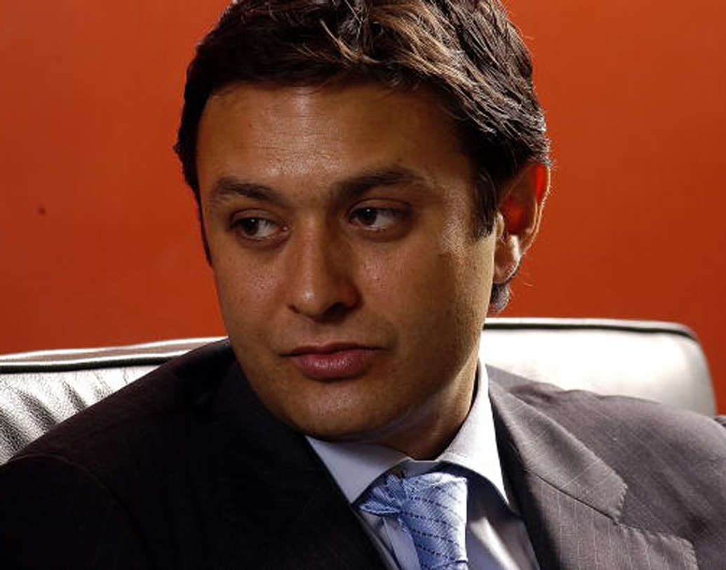 ওয়াদিয়া গোষ্ঠীর বিভিন্ন সংস্থার শীর্ষে রয়েছেন নেস, এর মধ্যে ওয়াদিয়া হাসপাতাল অন্যতম। ইংল্যান্ডের লিভারপুলে পার্সি পরিবারে জন্ম হলেও স্কুল ছিল হিমাচলপ্রদেশে। এর পর ইংল্যান্ডের একটি স্কুলেও পড়াশোনা করেছেন তিনি।