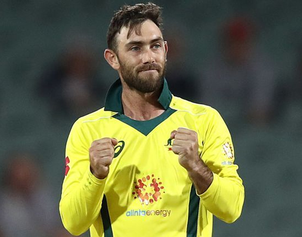 গ্লেন ম্যাক্সওয়েল: দলে তাঁর অবদান নিয়ে কোনও কথা হবে না। ভারত, পাকিস্তান প্রতিটি দলের বিরুদ্ধে খেলার ক্ষেত্রেই বার বার তিনি প্রমাণ করেছেন নিজেকে। দলকে জিতিয়েছেন বেশ কয়েকবার। দলের ‘এক্স ফ্যাক্টর’ তিনিই।